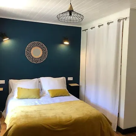 Le Camelia بيت للعطل Meyras